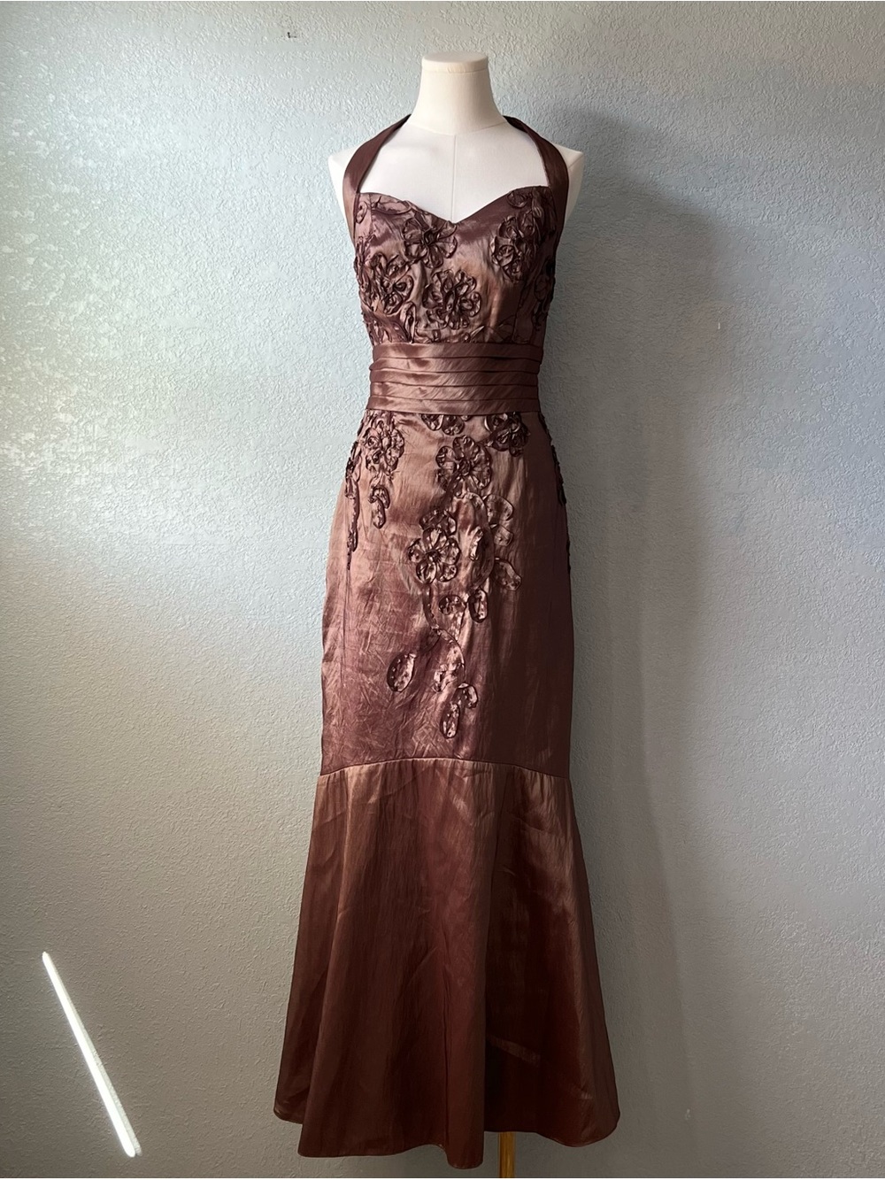 Marc USA 90s Y2K Mauve Satin Floral AppliquΓ© Halter Maxi Evening Gown Dress L
